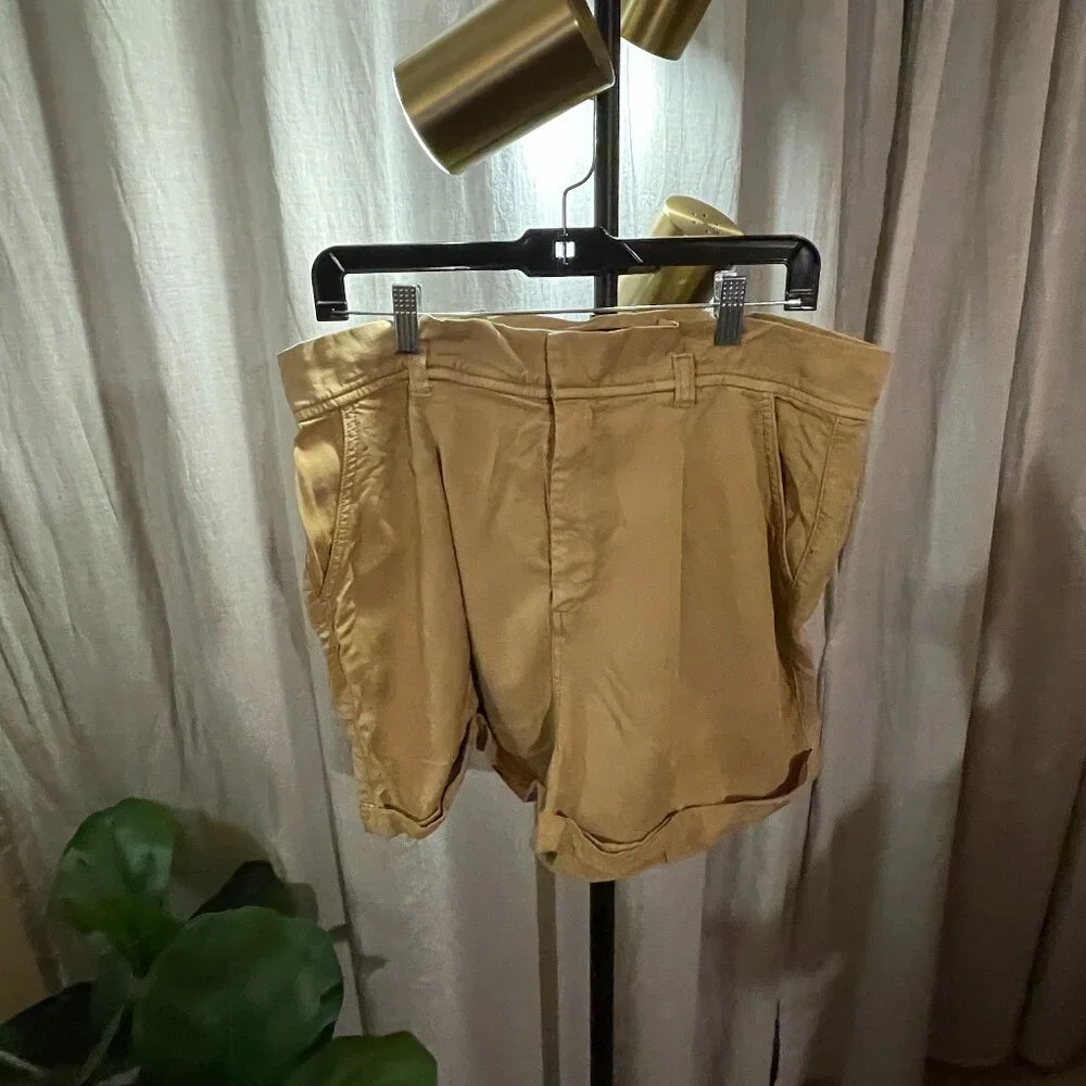 TOPSHOP‎ Khaki tan pleated short - wmn's 12
